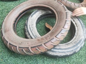 草坪上的轮胎 绿色 灰色 轮胎