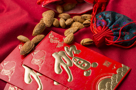 红包坚果零食背景海报素材