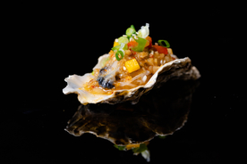 炭烤生蚝美食食材背景海报素材