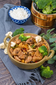 黄焖鸡米饭美食食材背景海报素材