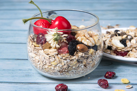 燕麦樱桃早餐背景海报素材