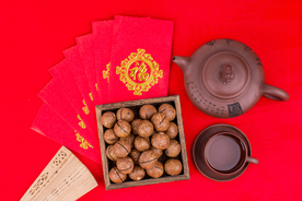 坚果零食红色背景海报素材