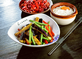 红烧茄子美食食材背景海报素材