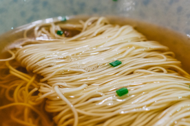 清汤阳春面美食食材背景海报素材