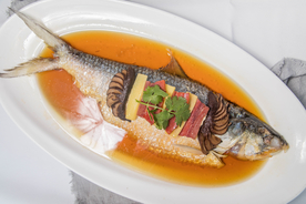 清蒸鲈鱼美食食材背景海报素材