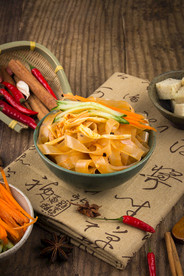 麻辣凉皮美食食材海报素材