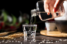 白酒中式酒品背景海报素材