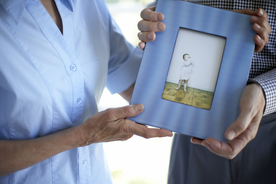 浅蓝色木制相框