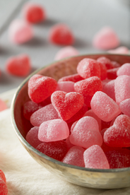 爱心软糖零食休闲背景海报素材