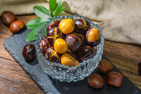 糖炒栗子零食美食背景海报素材