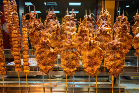 烤鱿鱼美食烧烤背景海报素材