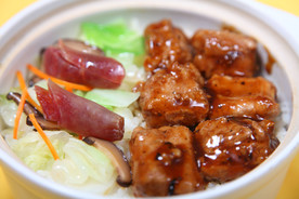 豉椒排骨拼腊肠煲仔饭