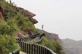 乾坤湾黄河畔的悬崖峭壁黄河栈道
