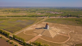 五原县黄河岸边田野风光