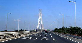 雄伟的南京长江二桥