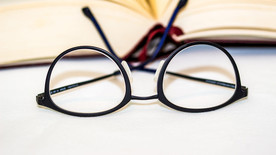 书 老花镜 各个 图书 教育