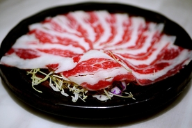 火锅雪花肥牛拼盘