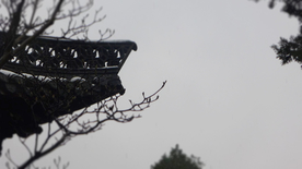 屋檐建筑复古黑白背景海报素材