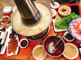 涮火锅新鲜羊肉