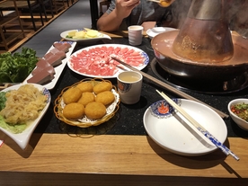 涮火锅新鲜羊肉