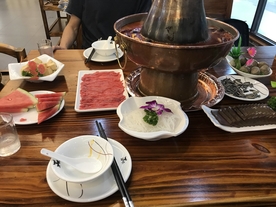 涮火锅新鲜羊肉