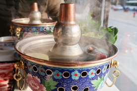 涮火锅新鲜羊肉