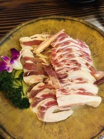 涮火锅新鲜羊肉