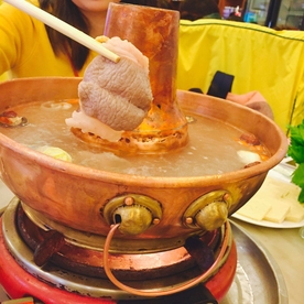 涮火锅新鲜羊肉