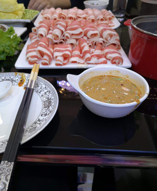 涮火锅新鲜羊肉