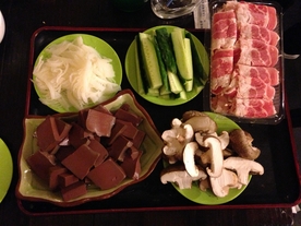 涮火锅新鲜羊肉