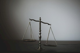 秤 正义  天平