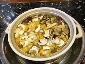 菌类火锅
