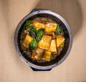 铁锅豆腐美食食材背景海报素材