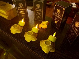 泰式按摩室内蜡烛一角拍摄