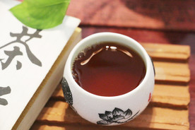 红茶泡茶