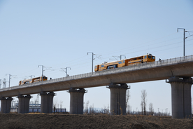 张呼高铁捣固作业