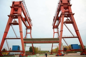 郑济高铁聊城段架梁