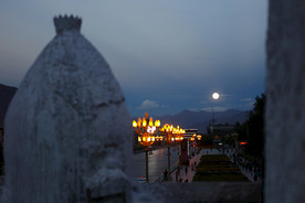 西藏 布达拉宫 赏月