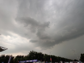 黑云压城城欲摧