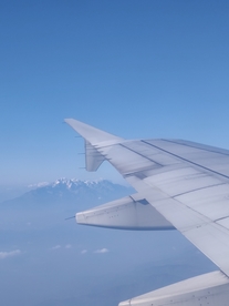 比肩玉龙雪山飞机观赏玉龙雪山