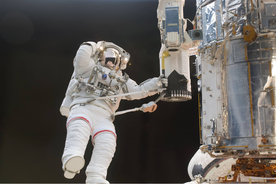 航天器 载人火箭