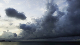 乌云朵黑云海岸线水平线