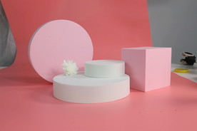 粉色简约背景台子图片