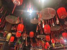 大红灯笼高高挂