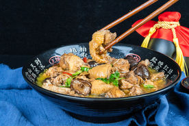 小鸡炖蘑菇美食食材背景素材