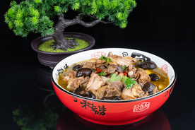 小鸡炖蘑菇美食食材背景素材