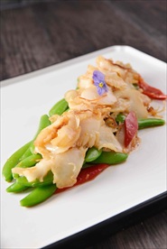 XO酱甜豆爆鱼唇