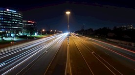高清城市道路夜景穿梭的车流