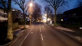 高清城市道路夜景穿梭的车流