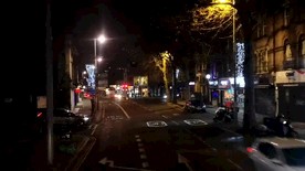 高清城市夜景穿梭的车流